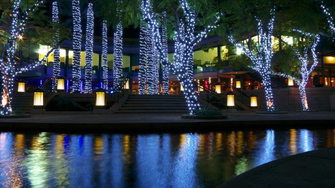 商業(yè)廣場夜景照明設(shè)計 樹陣廣場的景觀照明藝術(shù)